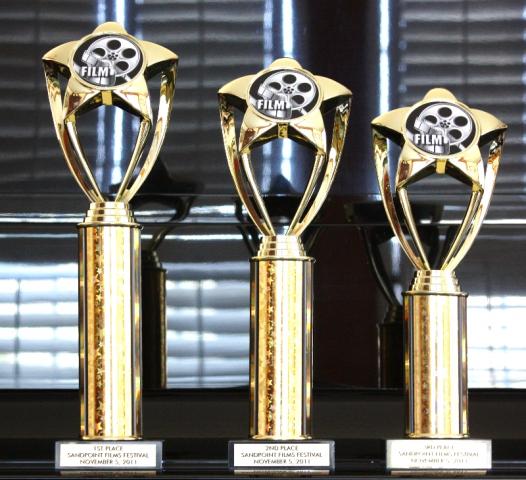 IMG_7675_Standard_e-mail_view2011_trophies.jpg